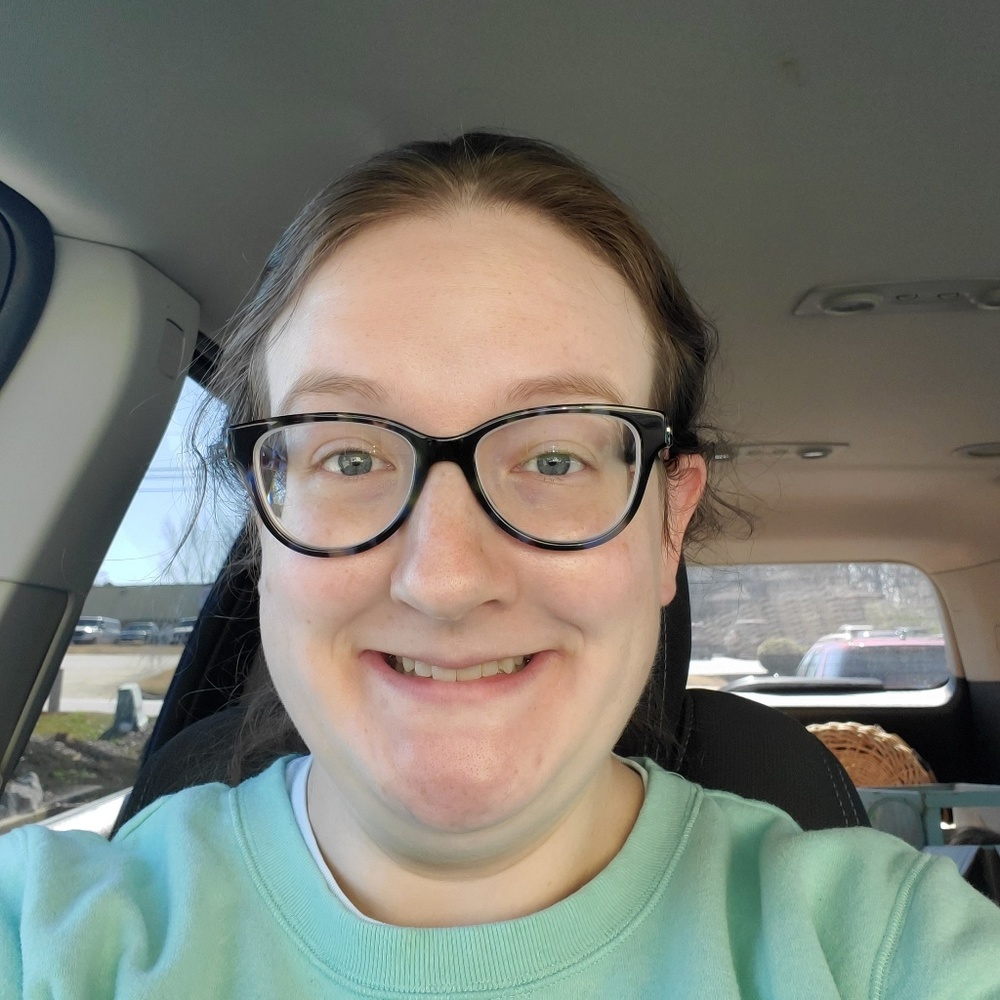 Meet your Posher, Corina